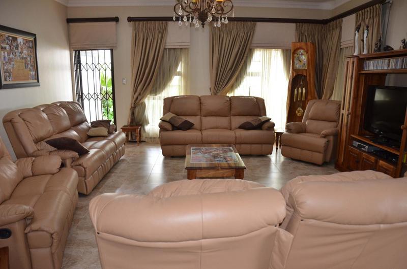 4 Bedroom Property for Sale in Hartenbos Heuwels Western Cape